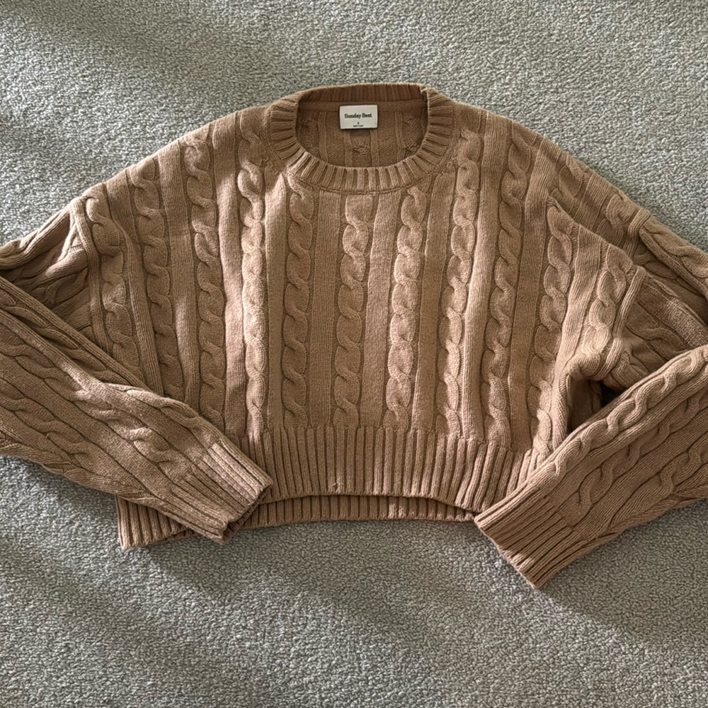 Aritzia Sunday Best Cropped Sweater